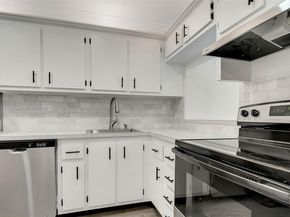 8000 SW 81st Dr 103, Miami FL 33143