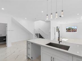 518 NW 13th Ave, Fort Lauderdale FL 33311