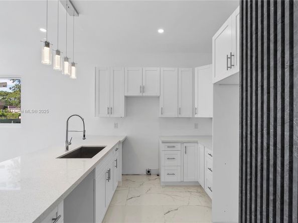 518 NW 13th Ave, Fort Lauderdale FL 33311