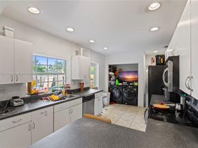 5724 Mckinley St, Hollywood FL 33021
