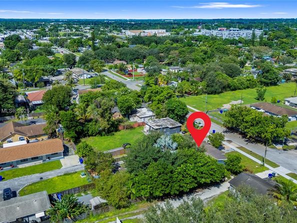 5724 Mckinley St, Hollywood FL 33021
