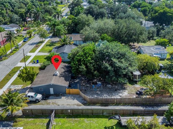 5724 Mckinley St, Hollywood FL 33021