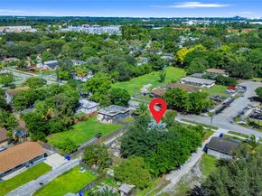 5724 Mckinley St, Hollywood FL 33021