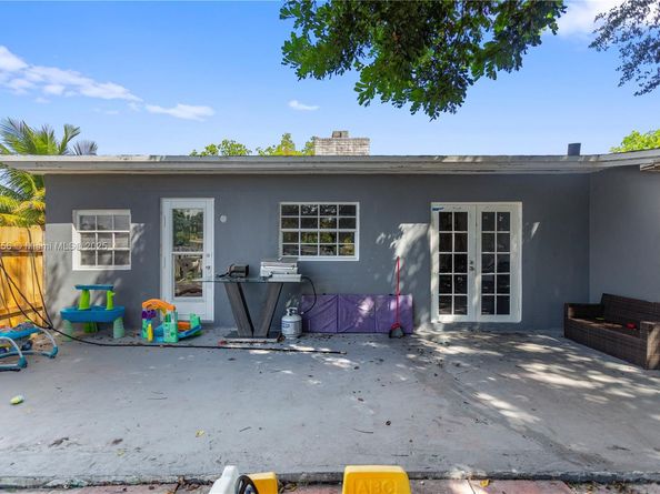 5724 Mckinley St, Hollywood FL 33021