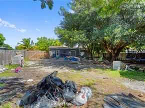 5724 Mckinley St, Hollywood FL 33021