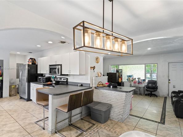 5724 Mckinley St, Hollywood FL 33021