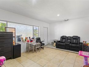 5724 Mckinley St, Hollywood FL 33021