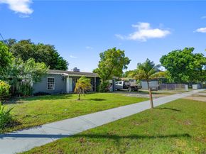 5724 Mckinley St, Hollywood FL 33021