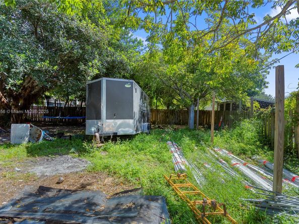 5724 Mckinley St, Hollywood FL 33021