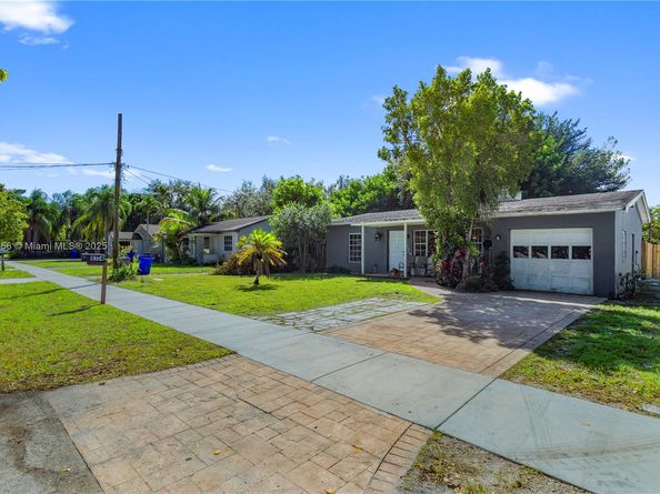 5724 Mckinley St, Hollywood FL 33021