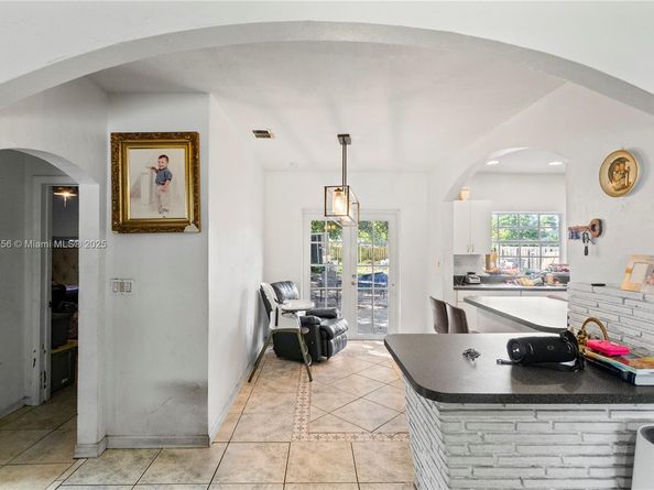 5724 Mckinley St, Hollywood FL 33021
