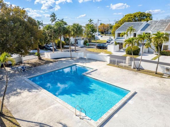 10215 SW 89th St, Miami FL 33176