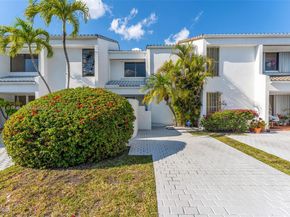 10215 SW 89th St, Miami FL 33176