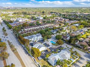 10215 SW 89th St, Miami FL 33176