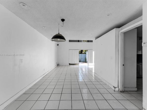 10215 SW 89th St, Miami FL 33176