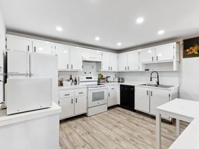 1901 Brickell Ave B2413, Miami FL 33129