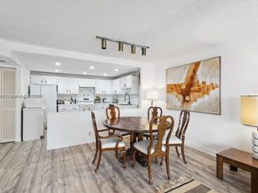 1901 Brickell Ave B2413, Miami FL 33129