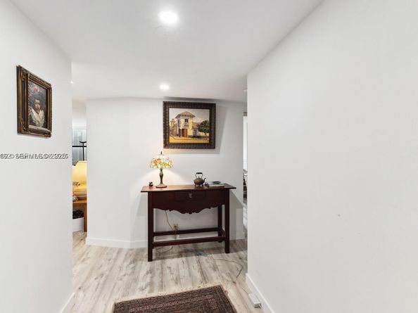 1901 Brickell Ave B2413, Miami FL 33129