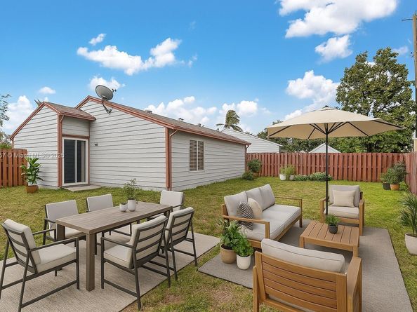 1701 SW 84th Ave, Miramar FL 33025