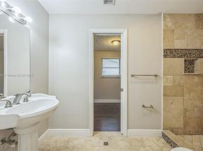 867 Ramblewood Dr, Coral Springs FL 33071