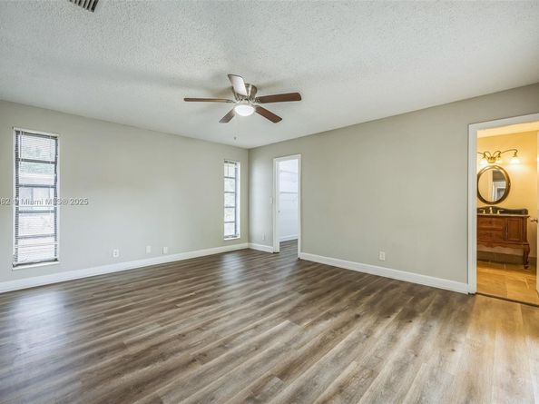867 Ramblewood Dr, Coral Springs FL 33071