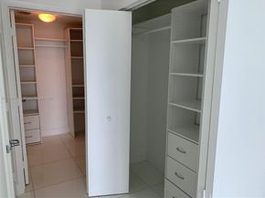 90 SW 3rd St 3610, Miami FL 33130