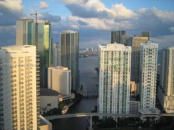 90 SW 3rd St 3610, Miami FL 33130