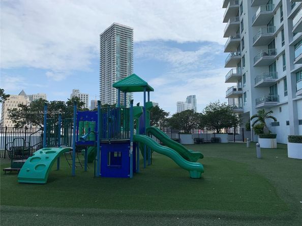 90 SW 3rd St 3610, Miami FL 33130