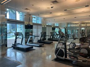 90 SW 3rd St 3610, Miami FL 33130