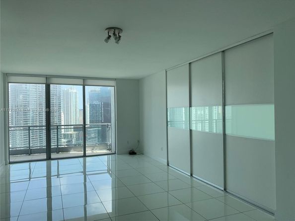90 SW 3rd St 3610, Miami FL 33130