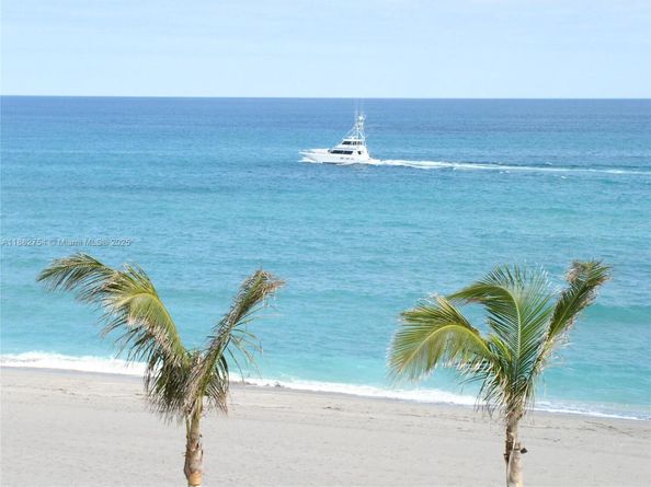 200 Beach Rd 202, Tequesta FL 33469