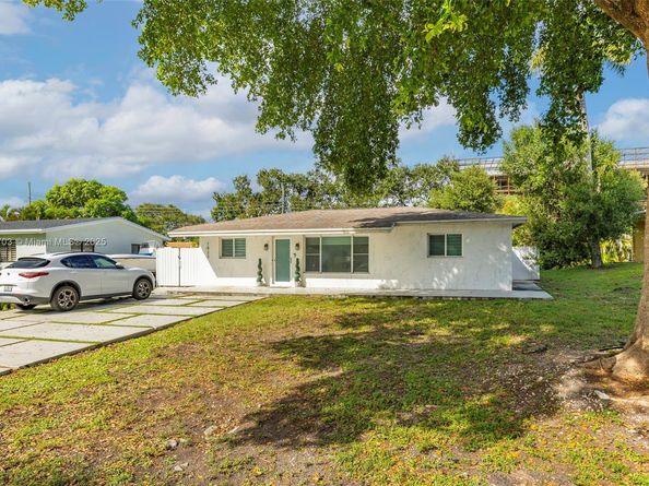 1823 SW 29th St, Fort Lauderdale FL 33315
