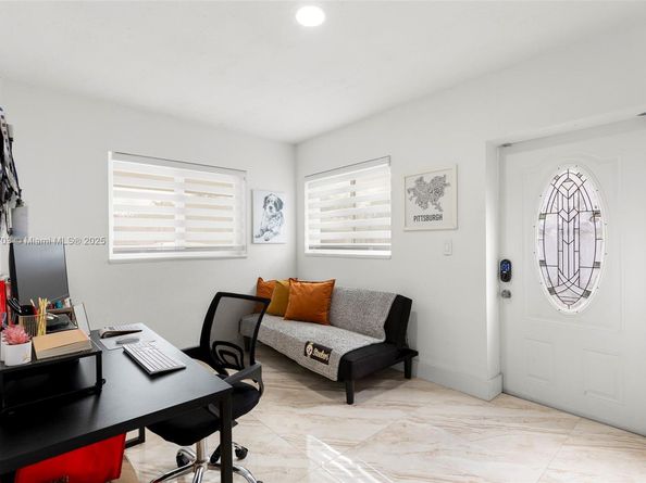 1823 SW 29th St, Fort Lauderdale FL 33315