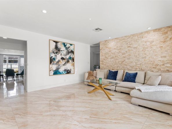 1823 SW 29th St, Fort Lauderdale FL 33315