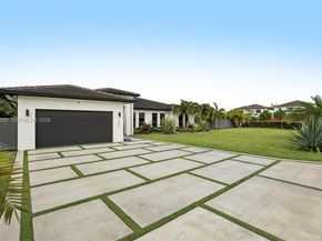 13203 SW 228th St, Miami FL 33170