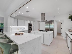 5735 N Bay Rd, Miami Beach FL 33140