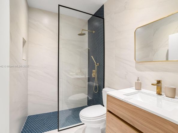 5735 N Bay Rd, Miami Beach FL 33140