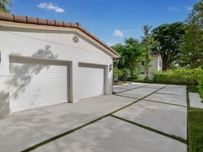 5735 N Bay Rd, Miami Beach FL 33140