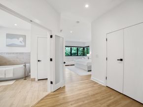 5735 N Bay Rd, Miami Beach FL 33140