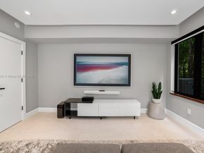 5735 N Bay Rd, Miami Beach FL 33140