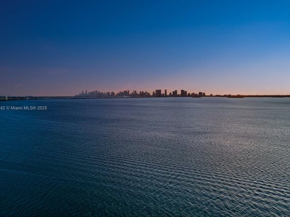 5735 N Bay Rd, Miami Beach FL 33140