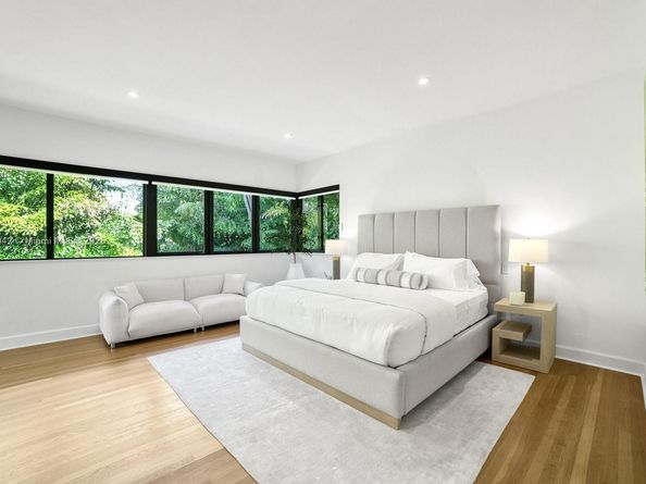 5735 N Bay Rd, Miami Beach FL 33140