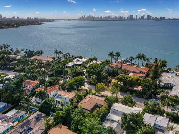 5735 N Bay Rd, Miami Beach FL 33140