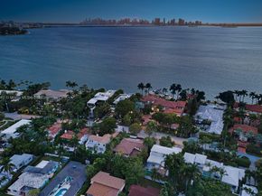 5735 N Bay Rd, Miami Beach FL 33140