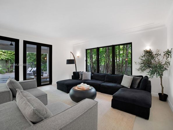 5735 N Bay Rd, Miami Beach FL 33140