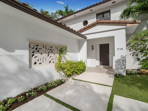 5735 N Bay Rd, Miami Beach FL 33140