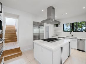 5735 N Bay Rd, Miami Beach FL 33140