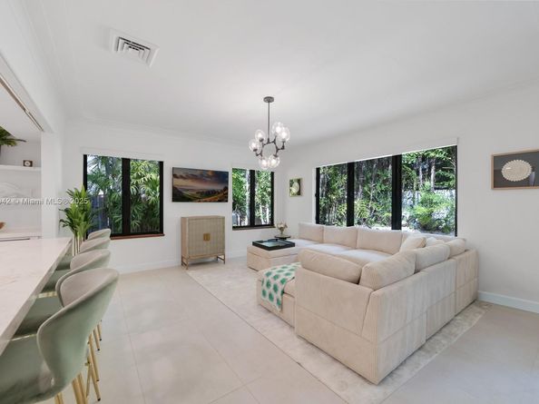 5735 N Bay Rd, Miami Beach FL 33140