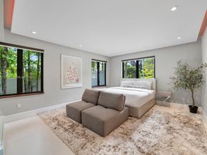 5735 N Bay Rd, Miami Beach FL 33140