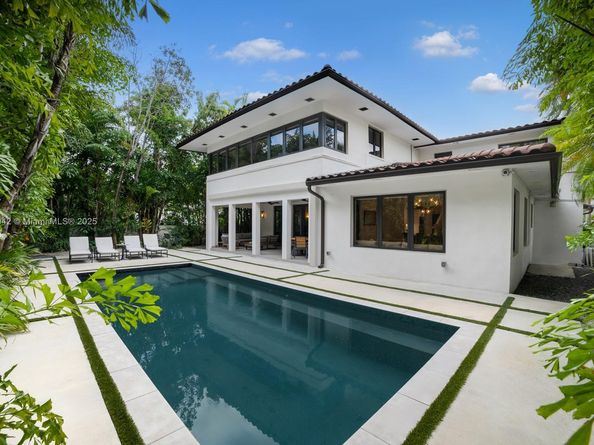 5735 N Bay Rd, Miami Beach FL 33140